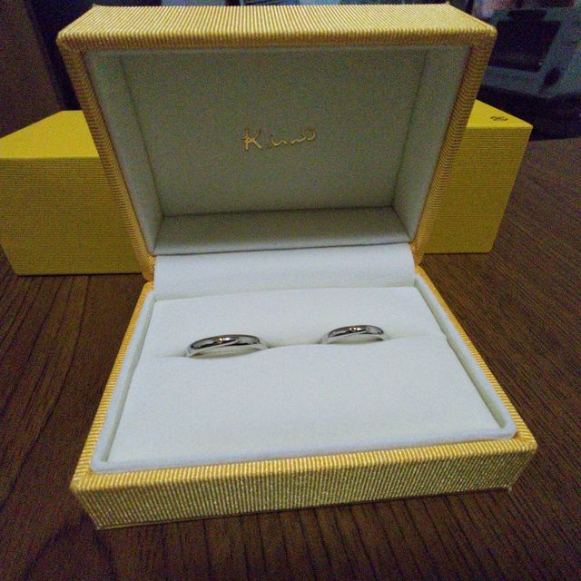 【ケイウノ ブライダル(K.UNO BRIDAL)の口コミ】 嫁さんが納得できる指輪を探して見つけた商品。制作途中段階に二人で指輪…