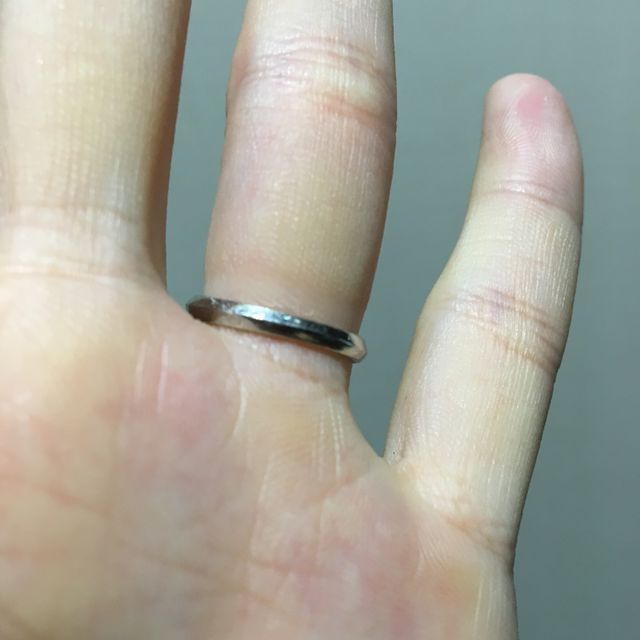 【アイプリモ(I-PRIMO)の口コミ】 初めは細いラインの指輪が気に入っていたのですが、店員さんから歳を重ね…