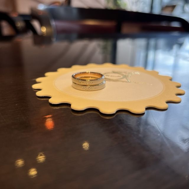 【ケイウノ ブライダル(K.UNO BRIDAL)の口コミ】 観覧車と夜景を彫って、石を入れて
希望価格以内で、ということで
相談し…