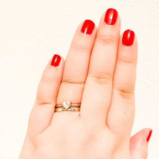 【ティファニー(Tiffany & Co.)の口コミ】 最初は普通のティファニーセッティングが欲しかったのですが、ハートシェ…