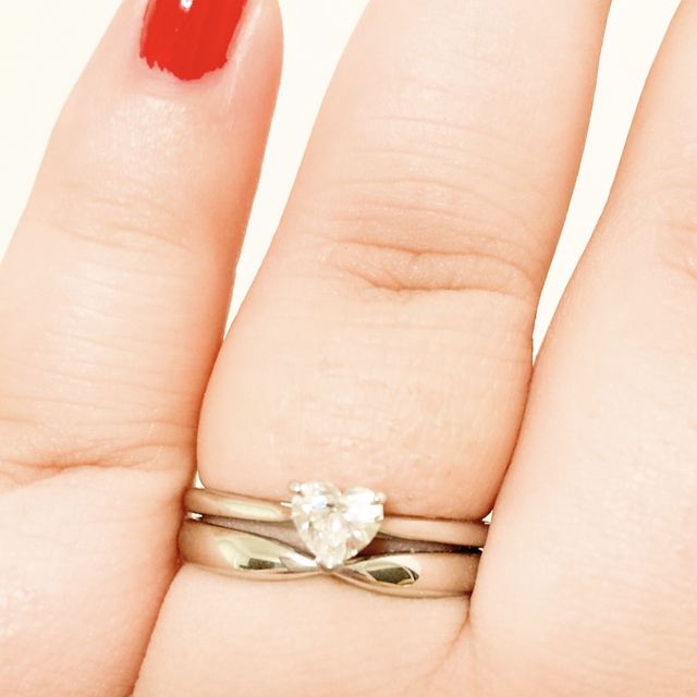 【ティファニー(Tiffany & Co.)の口コミ】 最初は普通のティファニーセッティングが欲しかったのですが、ハートシェ…