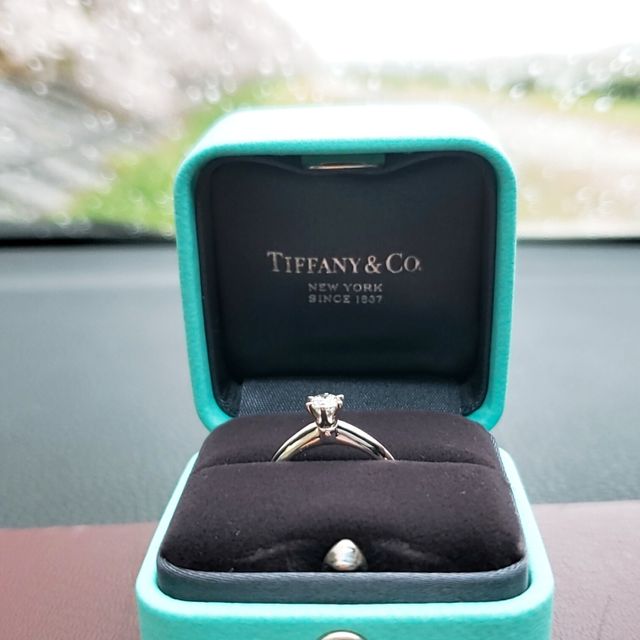 【ティファニー(Tiffany & Co.)の口コミ】 昔からの憧れのTIFFANY。
指につけたときのフィット感。
かわいさ。綺麗さ…