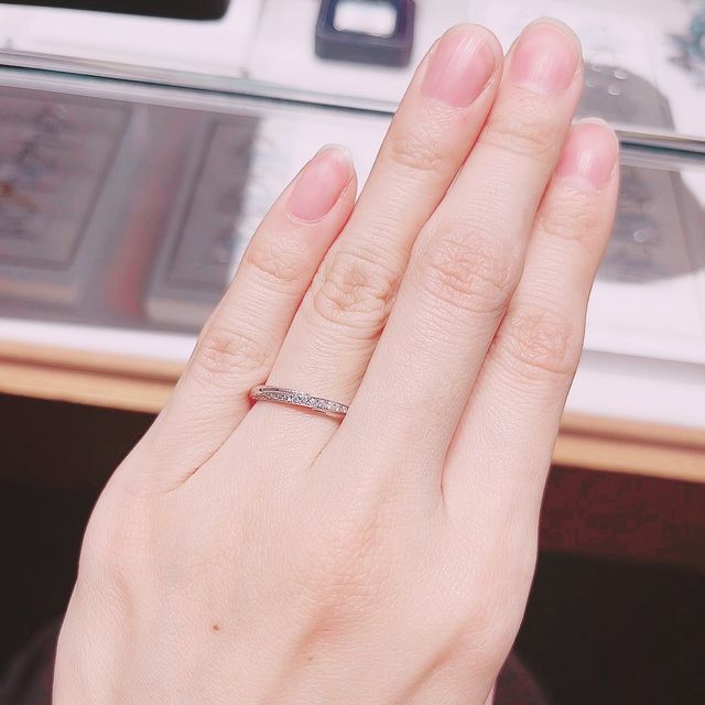 【エクセルコダイヤモンド(EXELCO DIAMOND)の口コミ】 ダイヤモンドがとても輝いていて、手を動かす度にキラキラして、すごく綺…