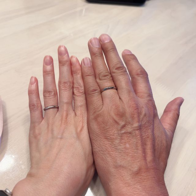 【アイプリモ(I-PRIMO)の口コミ】 指輪の決め手はデザインですね〜二人とも割と細いので合うデザインを探し…