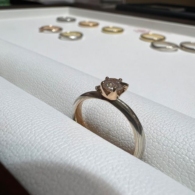 【杢目金屋(もくめがねや)の口コミ】 杢目柄のあまり強くないものを希望しており、よく見るとうっすら杢目が分…