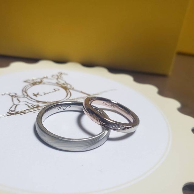 【ケイウノ ブライダル(K.UNO BRIDAL)の口コミ】 木目の柄が好きで指輪にもそのデザインを入れたいと思い杢目金の指輪にし…