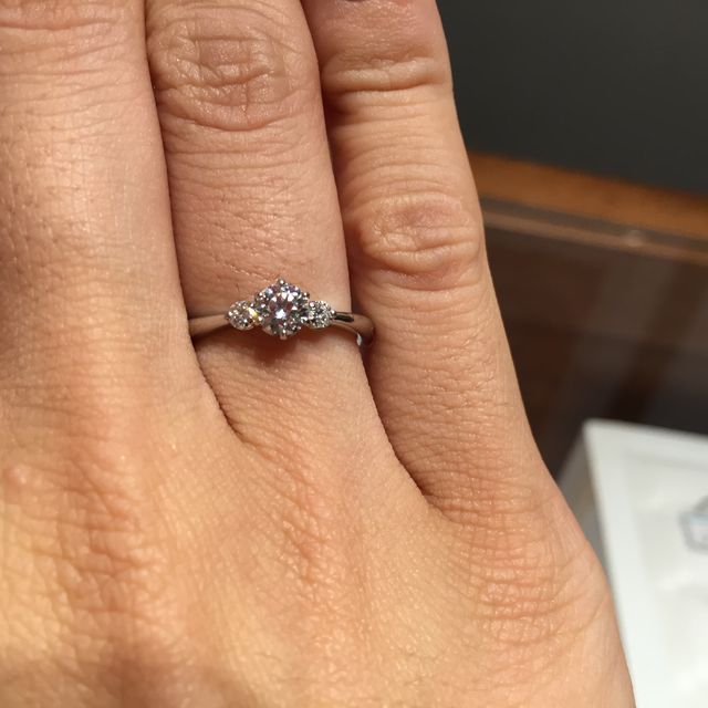 【銀座ダイヤモンドシライシの口コミ】 シライシさんのダイヤモンドの輝きを見ると、他のブランドのことを全て忘…