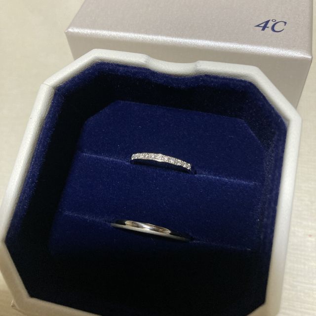 【4℃ BRIDAL(ヨンドシーブライダル)の口コミ】 指輪は3店舗見に行き、かなり迷いましたが、デザインや形状がかなり自分好…