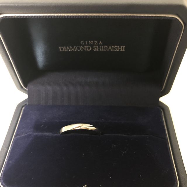 【銀座ダイヤモンドシライシの口コミ】 彼女の結婚指輪とセットだったというのもあるが、デザインも気に入った。…