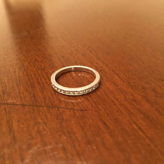 【ティファニー(Tiffany & Co.)の口コミ】 シンプルでもダイヤが入ったデザインを探していたところ、こちらを見つけ…