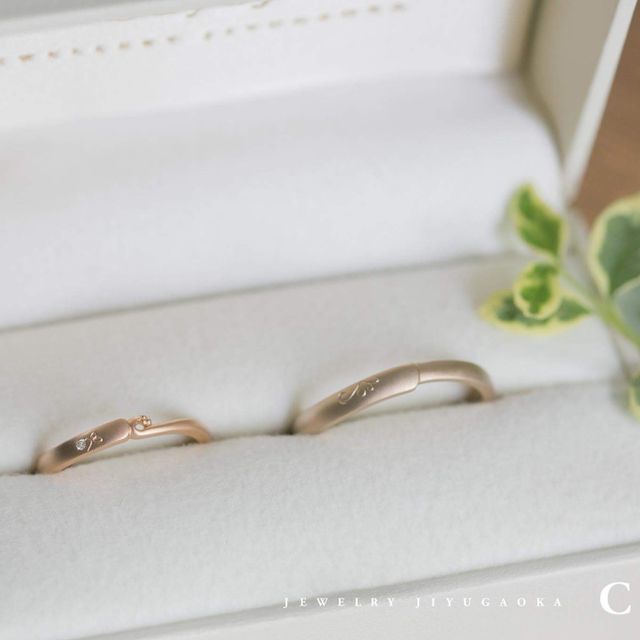 【Cayof(カヨフ)の口コミ】 二人の雰囲気に合わせて、１から数パターンのデザインをして頂きました。…