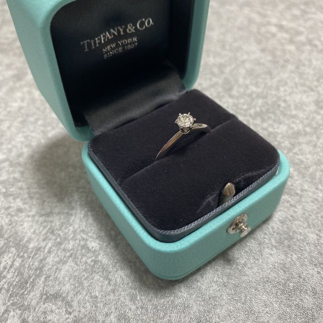 【ティファニー(Tiffany & Co.)の口コミ】 他のブランドも見ていたのですが、やはりTiffanyの指輪は高級感が違いまし…