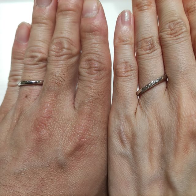 【TRECENTI(トレセンテ)の口コミ】 リングが綺麗な楕円カットで、着け心地がとても良いです。ストレートのリ…