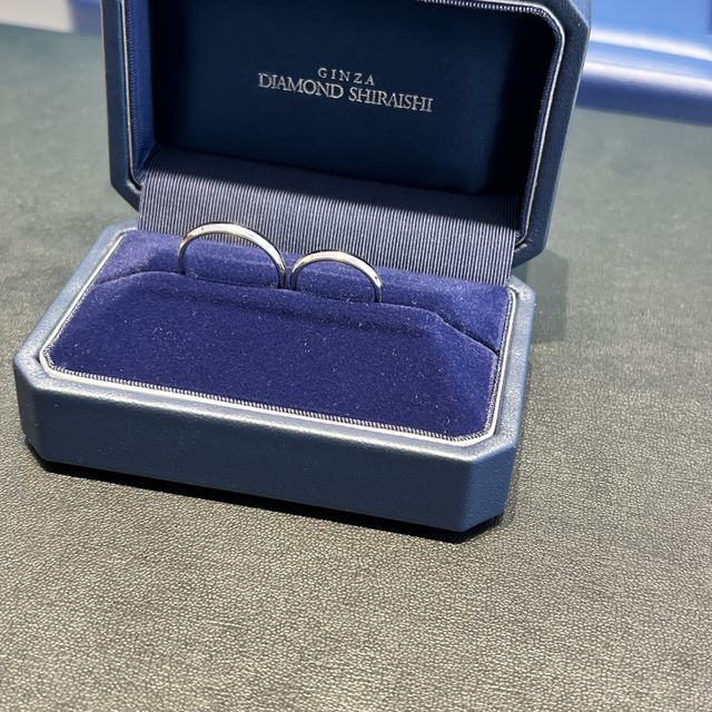 【銀座ダイヤモンドシライシの口コミ】 とにかくシンプルな指輪がいいなーと思っていて、Instagramでつけ心地の良…