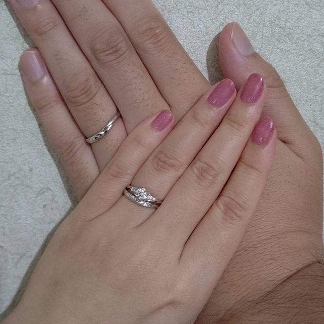 【宝寿堂(ほうじゅどう)の口コミ】 ダイヤとメレダイヤの配置デザインが可愛いのと、リング自体が細めで自分…