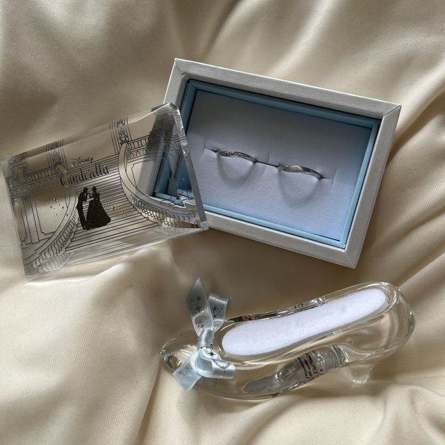 【Something Blue(サムシングブルー)の口コミ】 指が綺麗に見えるS字で探していて、たくさん種類あったけど、着け心地が1…