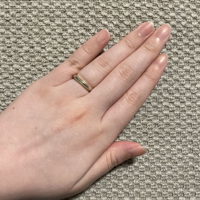 【ティファニー(Tiffany & Co.)の口コミ】 色々な種類の指輪を比べて見させていただき、シンプルシルバーは夫婦共々…
