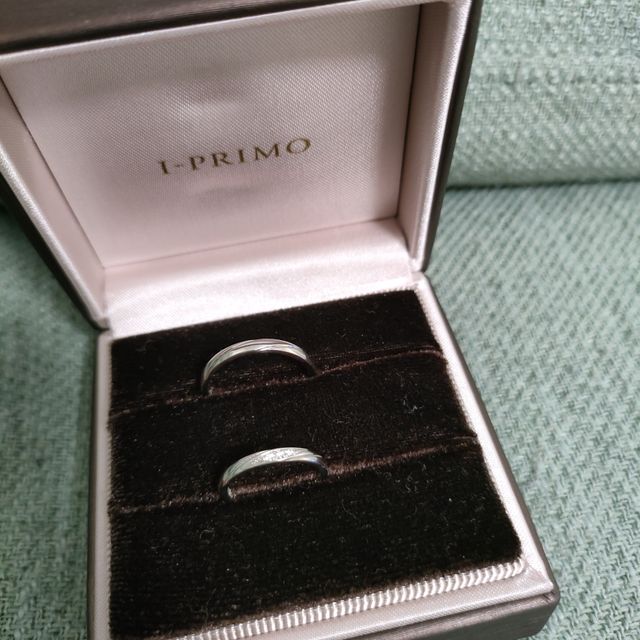 【アイプリモ(I-PRIMO)の口コミ】 王道のストレートタイプ。
それぞれに2本の斜め線が入っていて、ペア感が…