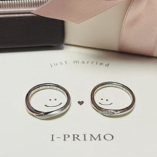 【アイプリモ(I-PRIMO)の口コミ】 シンプル過ぎない物や、よく見かけるような指輪は嫌だったので、カーブの…