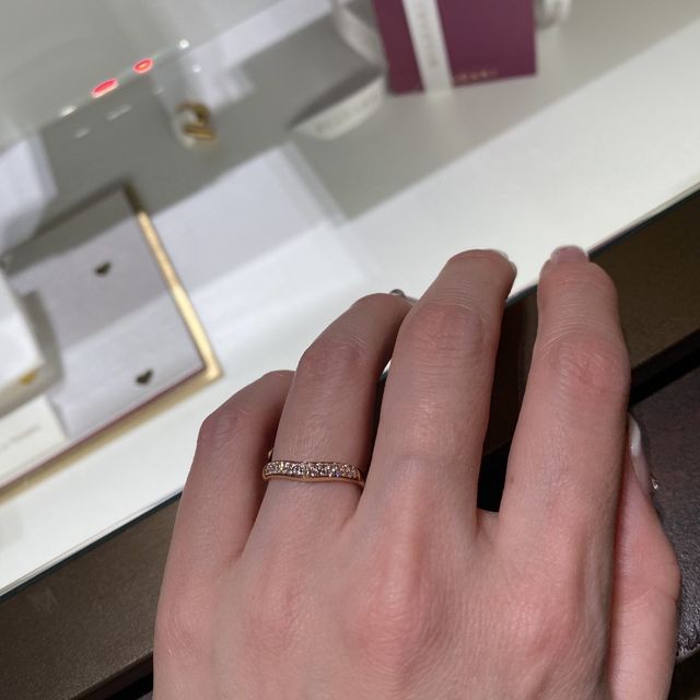【ブルガリ(BVLGARI)の口コミ】 当初、婚約指輪はなしで、毎日つける結婚指輪は豪華にしたくダイヤの入っ…