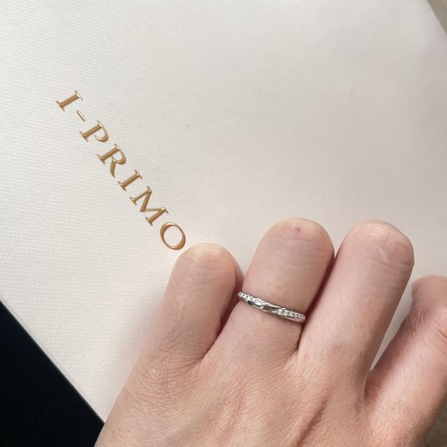 【アイプリモ(I-PRIMO)の口コミ】 リングのデザインがとても気に入りました♡
ダイヤモンドが流れるように綺…