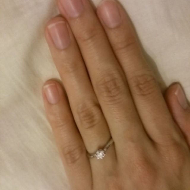 【銀座ダイヤモンドシライシの口コミ】 色々見て回った中でデザインが一番しっくりきました。大きさ・品質・価格…