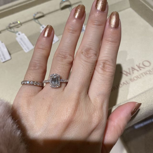 【和光ブライダルブティックギンザの口コミ】 ゴージャスなタイプのものをと依頼したところこちらをおすすめいただきま…