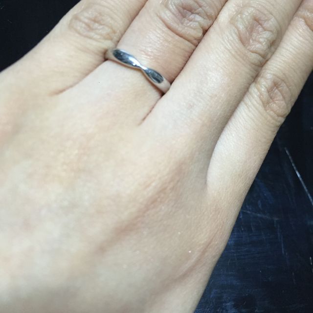 【ティファニー(Tiffany & Co.)の口コミ】 婚約指輪をここのブランドにしていたので、セットでつけれるということで…