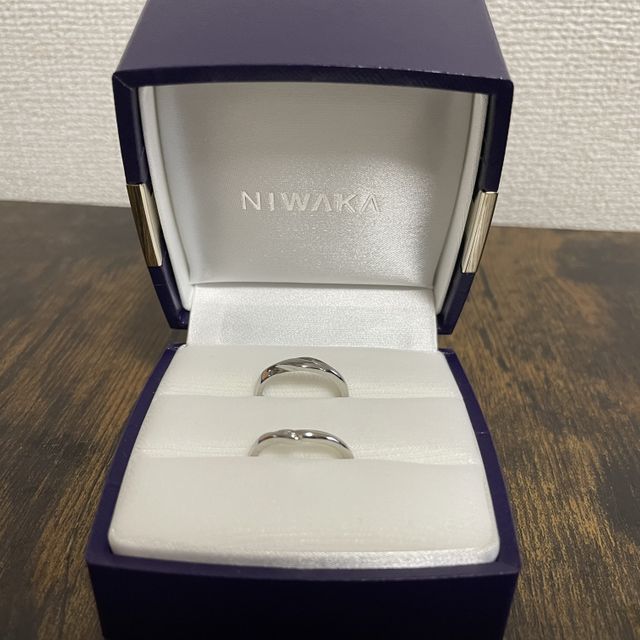 【俄(にわか)の口コミ】 色々な指輪を試着させていただきましたが、その中でも特に指が長く綺麗に…