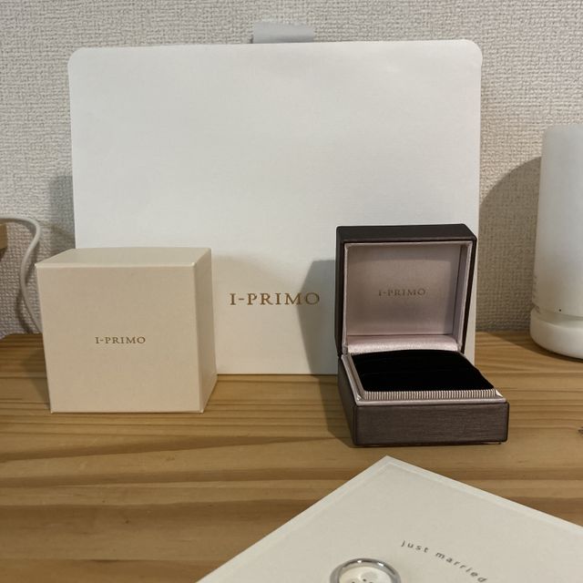 【アイプリモ(I-PRIMO)の口コミ】 指輪のデザインがシンプルで可愛いく、男性ものはシンプルで女性ものはダ…