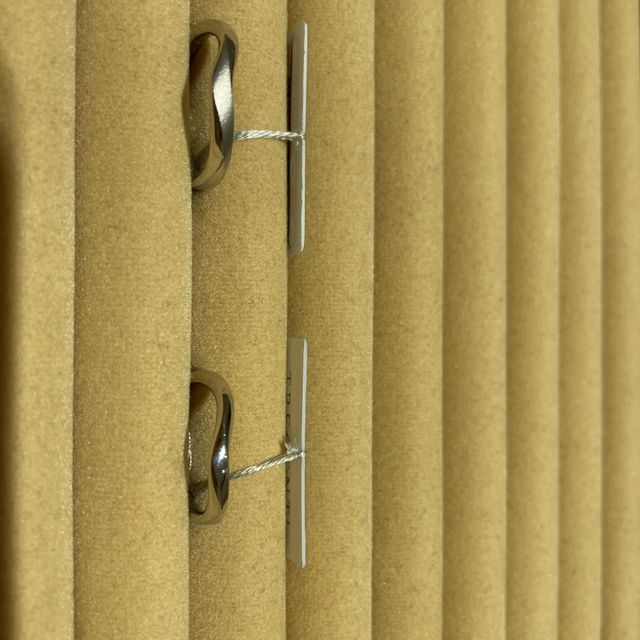 【TRECENTI(トレセンテ)の口コミ】 左薬指にあうようにウェーブも加えてデザインされているので、手に馴染む…