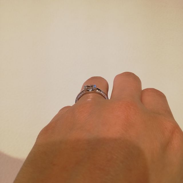 【和光ブライダルブティックギンザの口コミ】 基本はキラキラした指輪が好みなのですが、王道の婚約指輪はつける機会が…