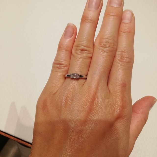 【和光ブライダルブティックギンザの口コミ】 基本はキラキラした指輪が好みなのですが、王道の婚約指輪はつける機会が…