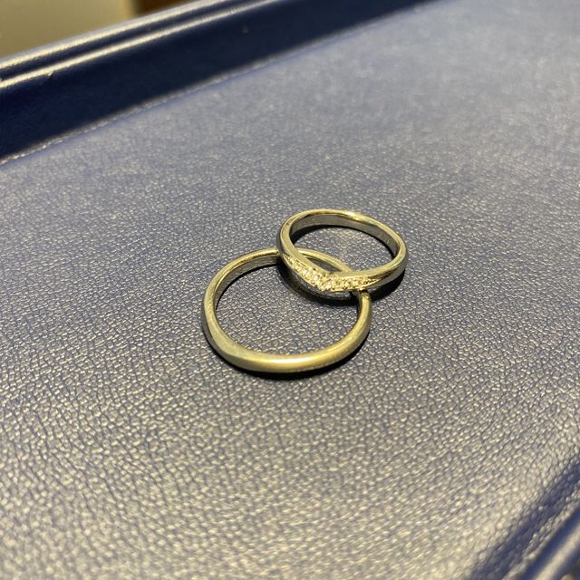 【銀座ダイヤモンドシライシの口コミ】 何店舗か回ったがデザインと価格のバランスが良かったこと。
2人がそれぞ…