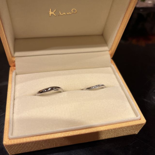 【ケイウノ ブライダル(K.UNO BRIDAL)の口コミ】 ダイヤが7石ついていてとても可愛いデザインです。結婚指輪は毎日つけてい…
