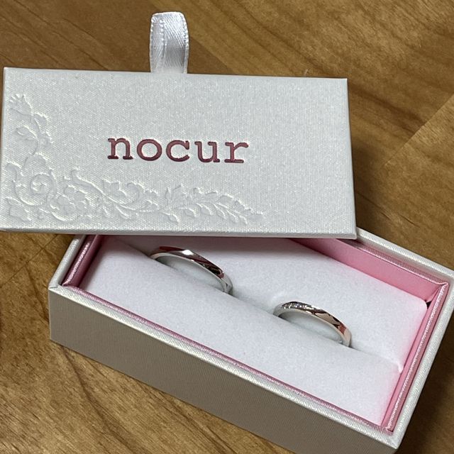 【nocur(ノクル)の口コミ】 シンプルさ、丈夫さがあるものを選びました。結婚指輪の相場より安いもの…