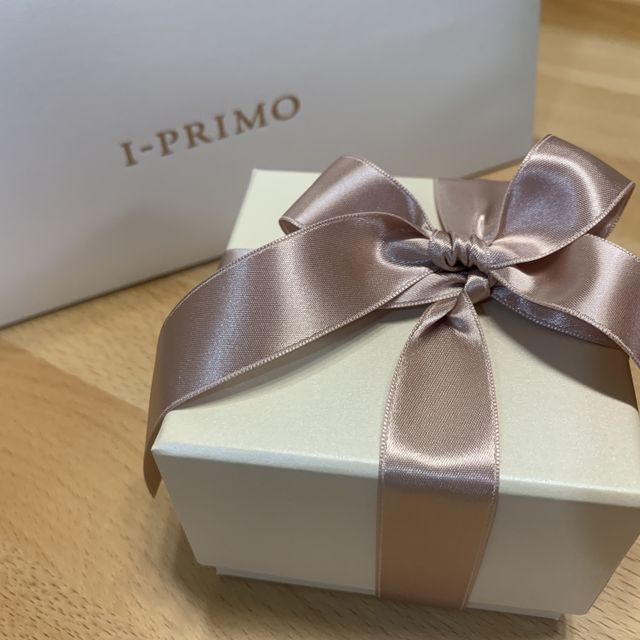 【アイプリモ(I-PRIMO)の口コミ】 長く使うものなので日常使いしやすい控えめなデザインと、婚約指輪との重…
