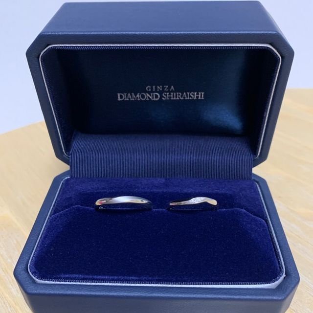 【銀座ダイヤモンドシライシの口コミ】 新郎新婦共に今まで指輪を着けたことがないため、着用感が自然なものを基…