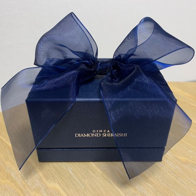 【銀座ダイヤモンドシライシの口コミ】 新郎新婦共に今まで指輪を着けたことがないため、着用感が自然なものを基…