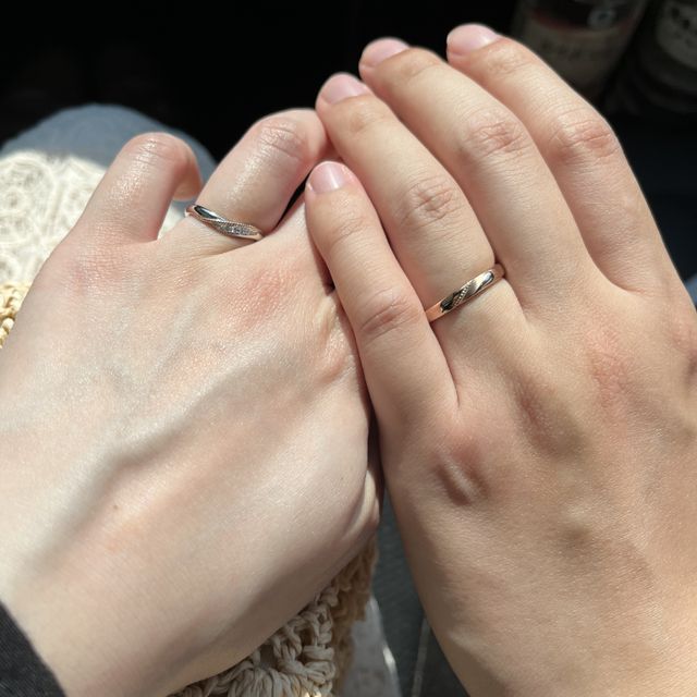 【ケイウノ ブライダル(K.UNO BRIDAL)の口コミ】 2人の指に合う形で、おそろい感を出したかったため、セミオーダーにしまし…