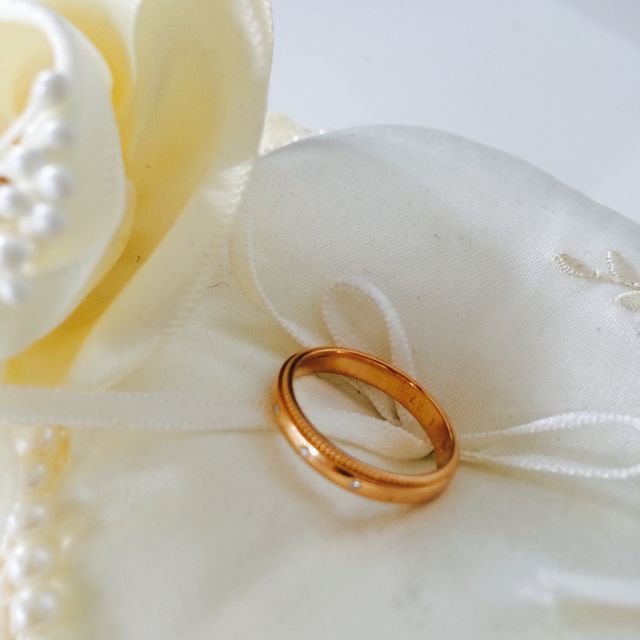 【アイプリモ(I-PRIMO)の口コミ】 ピンクベージュの結婚指輪を探していました。いろんなブランドがシルバー…