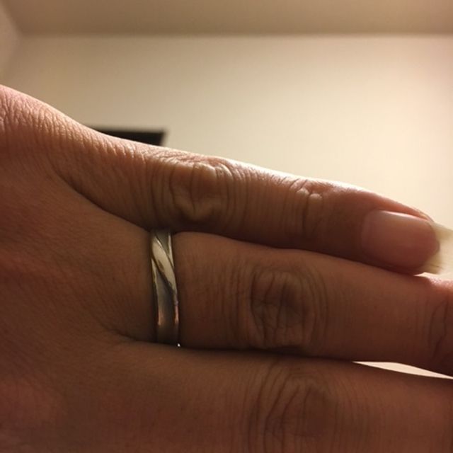 【BLOOM(ブルーム)の口コミ】 この指輪はある意味一目ぼれで購入しました。年齢いっての結婚でしたので…