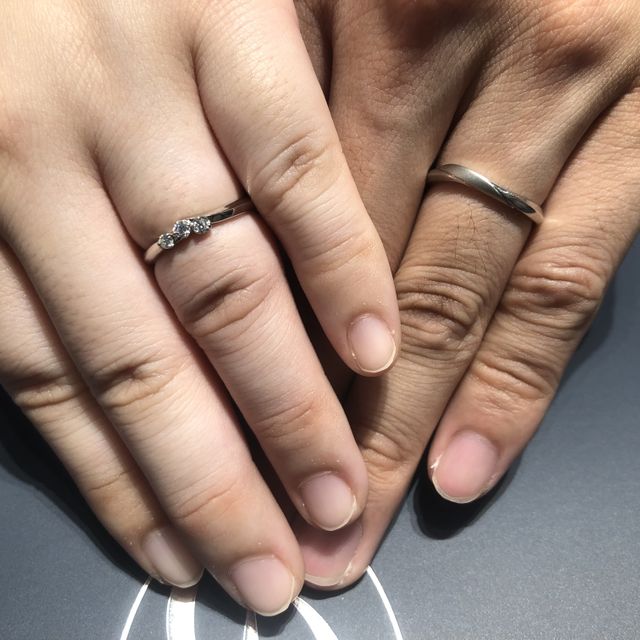 【銀座ダイヤモンドシライシの口コミ】 指輪はダイヤの外付けタイプか埋め込みのタイプで悩んでいたのですが、外…