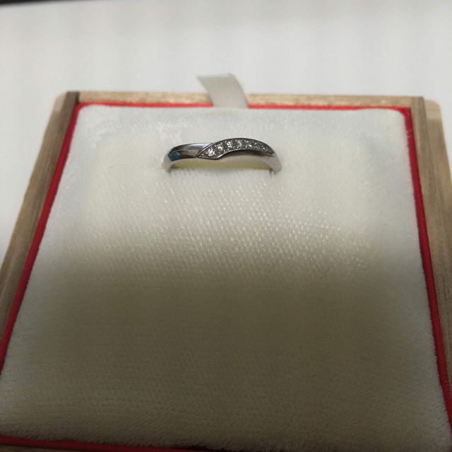 【GALA JEWELRY(ガラジュエリー)の口コミ】 ずばり「安さ」で選びました。雑誌で一目ぼれした指輪と最後まで悩みまし…