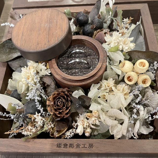 【鎌倉彫金工房の口コミ】 シンプルなデザインが良かった為、あまり装飾はつけずに艶感のあるクリア…