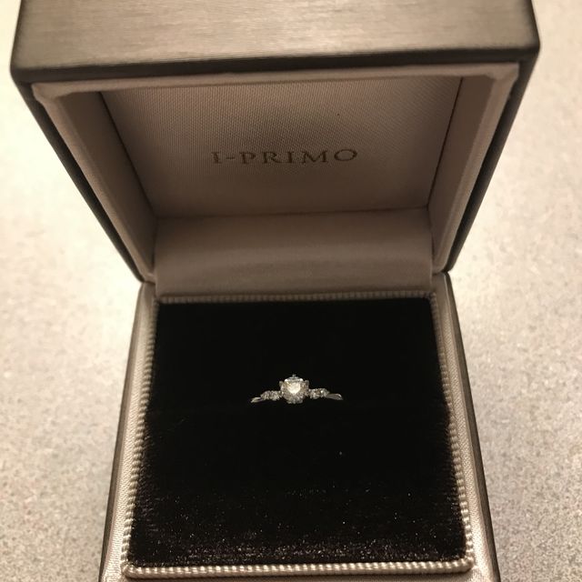 【アイプリモ(I-PRIMO)の口コミ】 デザインと自分の手に付けた感じの雰囲気、予算を考えて決めました。自分…