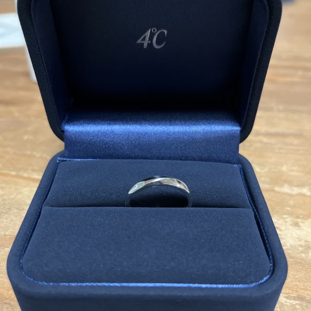 【4℃ BRIDAL(ヨンドシーブライダル)の口コミ】 デザインや素材が自分のオーダーのとおりに話が進んだので不満は特になか…