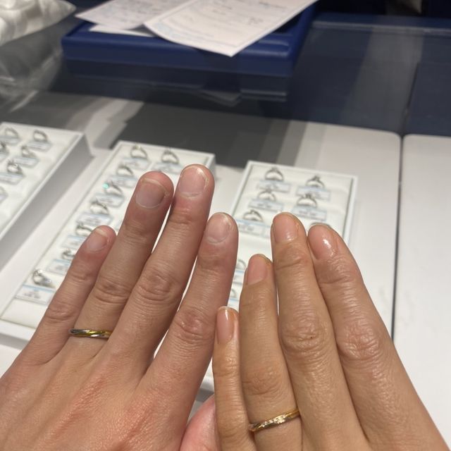 【銀座ダイヤモンドシライシの口コミ】 まず、ゼクシィの雑誌を購入して各ブランド会社を見て参考にしました。そ…