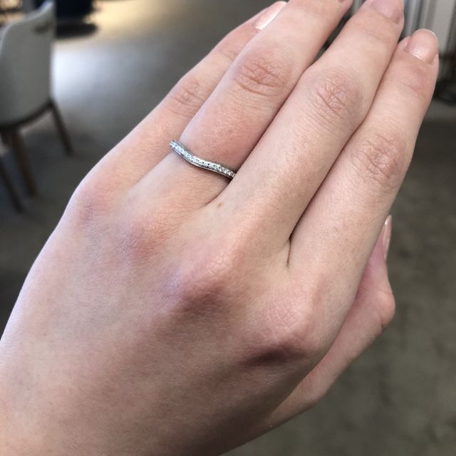 【カルティエ(Cartier)の口コミ】 どんな指もとっても綺麗に見えます。とても人気なバレリーナですが、着け…