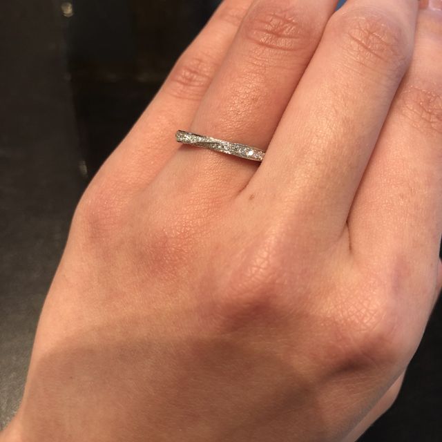 【グラフ(GRAFF)の口コミ】 なかなか他では見ない、とってもお洒落なデザインです。どの方向から指輪…